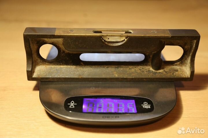 Старинный чугунный станочный уровень