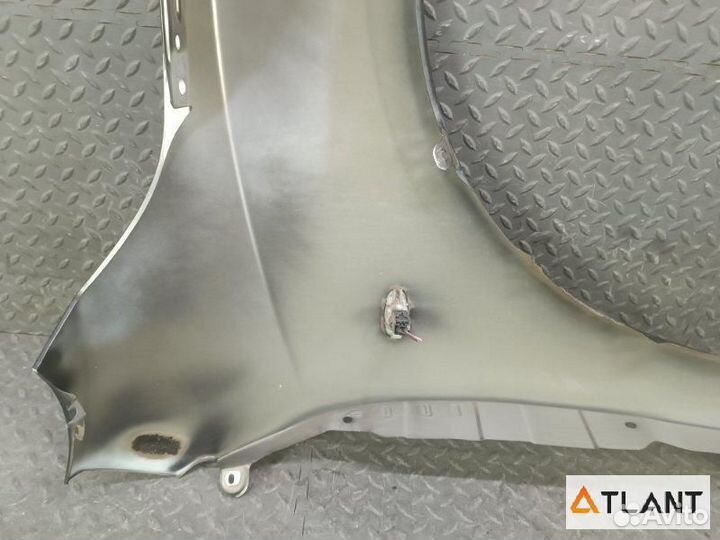 Крыло переднее левое mazda axela