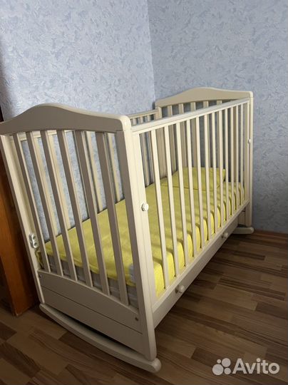 Детская кроватка