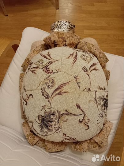 Гобеленовая подушка Черепаха в платочке