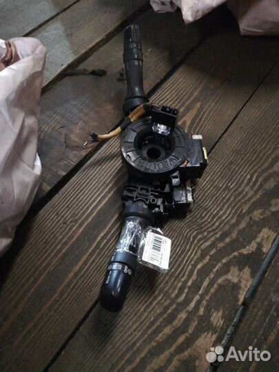 Блок подрулевых переключателей Toyota Prius NHW20