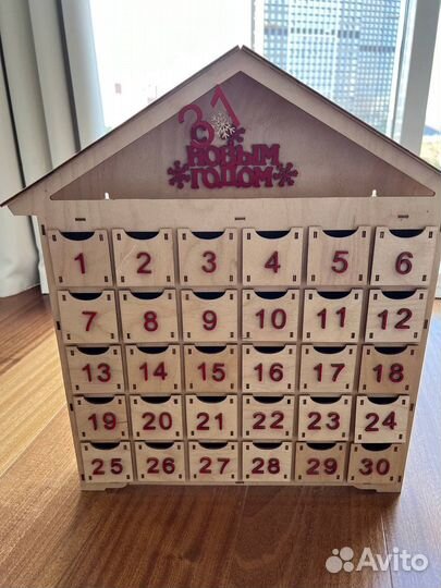 Адвент календарь Деревянный домик с окошками