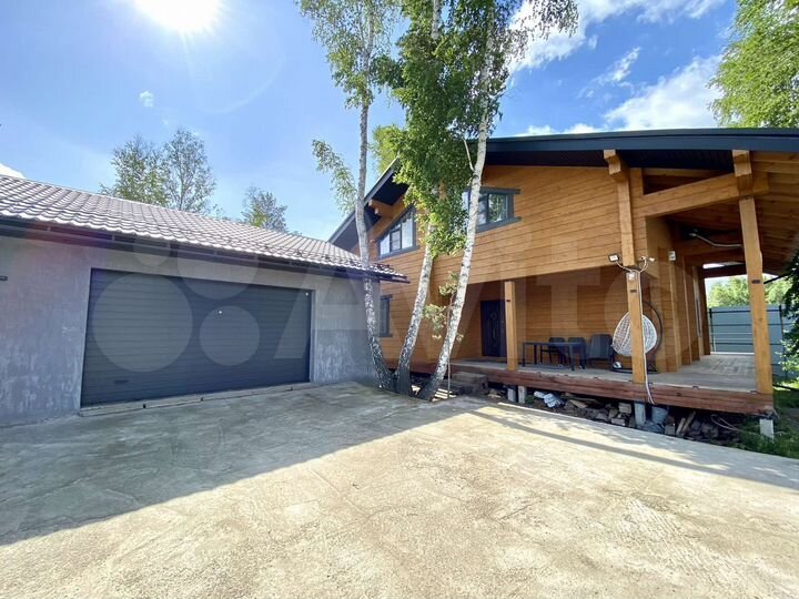 Коттедж 263 м² на участке 8 сот.