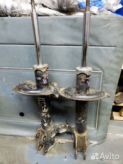 Стойки Передние Nissan X Trail T30+ видео