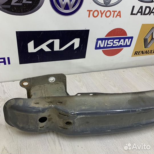 Усилитель перед бампера Renault laguna 2