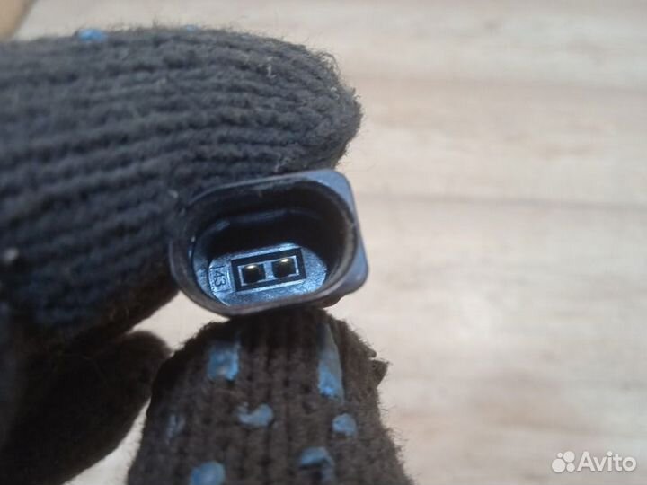 Датчик abs задний правый Skoda Octavia A7 liftback