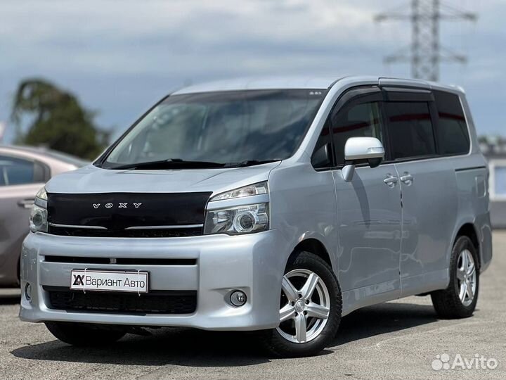 Toyota Voxy 2.0 CVT, 2012, 225 000 км