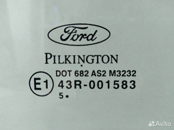 Стекло двери задней левой Ford Fiesta MK5 2002-200