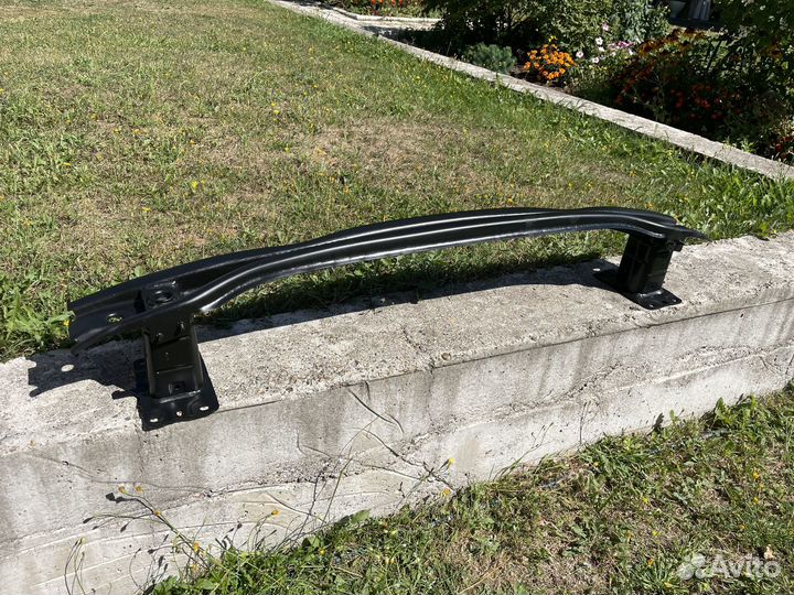 Усилитель заднего бампера Tiguan