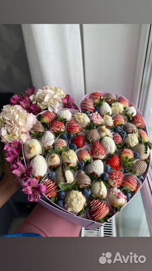 Клубничный букет