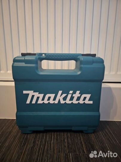 Термовоздуходувка (строительный фен) makita