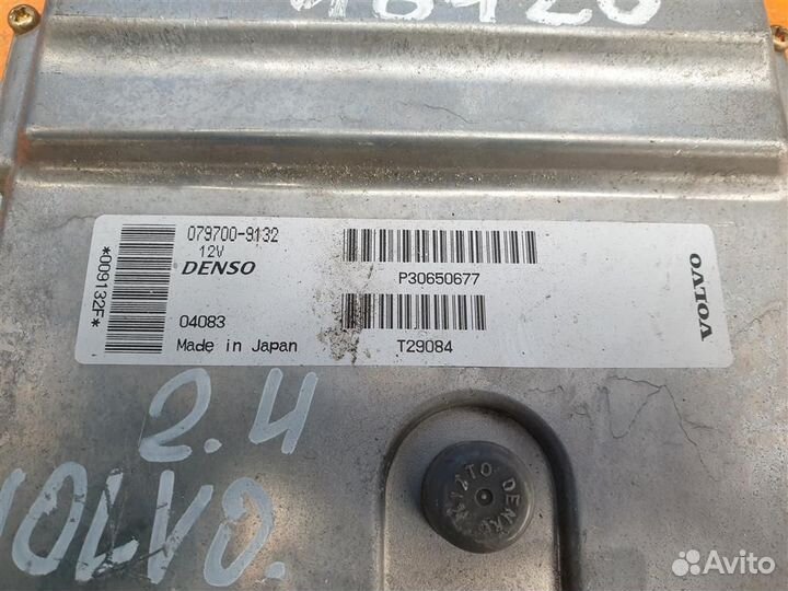 Блок управления двигателя Volvo S40 2,4 P30650677
