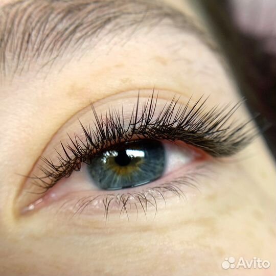 Наращивание ресниц на анатомическом матрасе