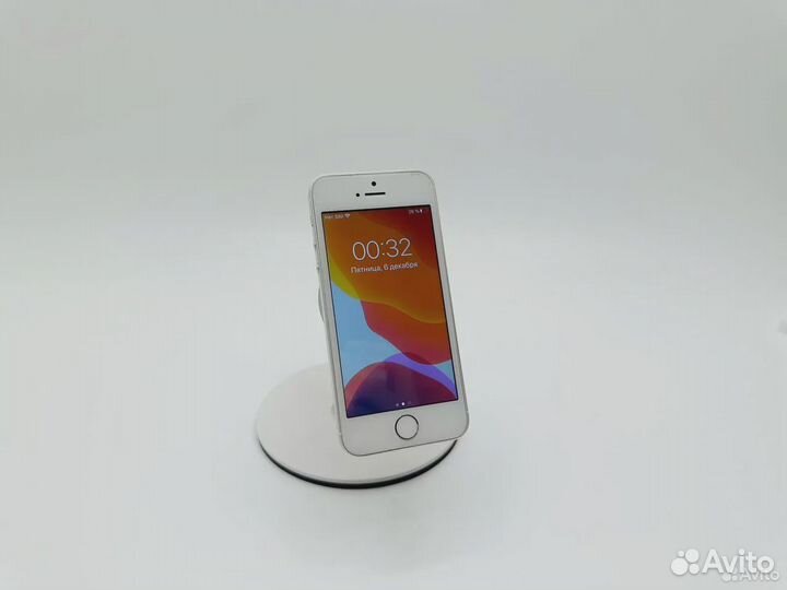 iPhone SE, 16 ГБ
