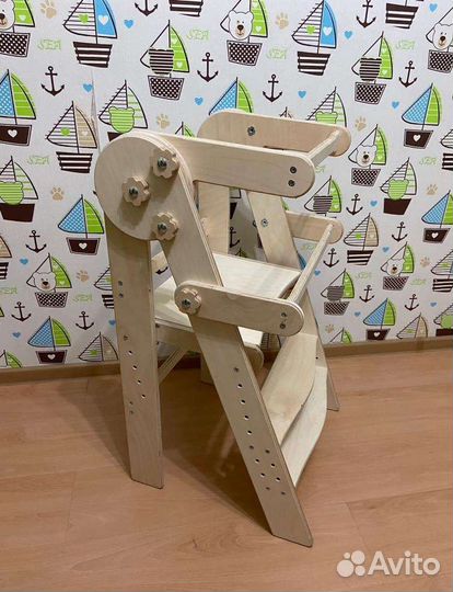 Башня маленького помощника Монтессори