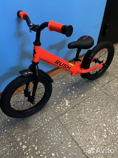 Новый беговел Rush Hour Walker 14