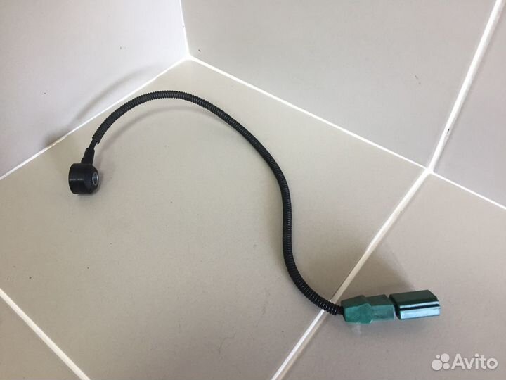 Датчик детонации VAG 06E905377A