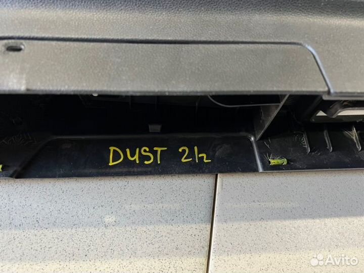 Консоль Renault Duster пробег 47.000км H4ME440 1