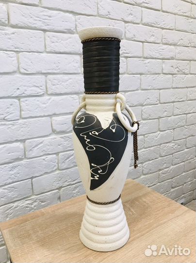 Настольная ваза из керамики