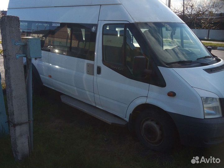 Ford Transit микроавтобус, 2013