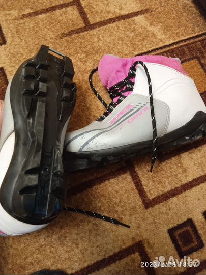 Лыжные ботинки