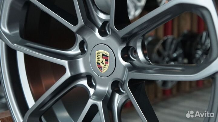 Литые диски R22 на Porsche Cayenne. Эфф1