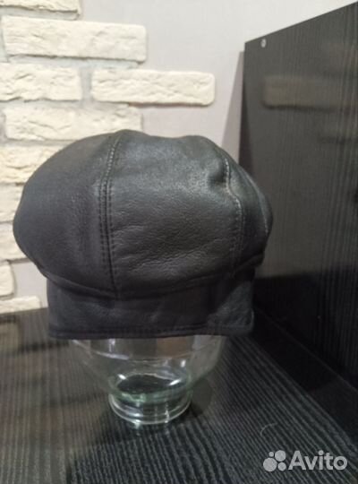 Мужская кожаная кепка с мехом