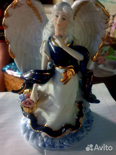 Статуэтка ангел фарфор