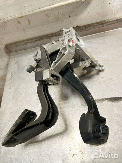Блок педалей Ауди а 4 б5 автомат