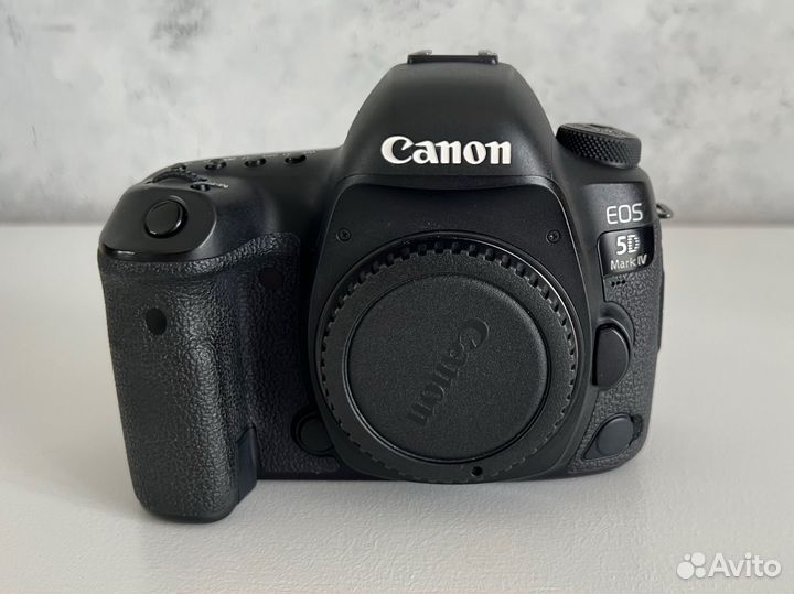 Зеркальный фотоаппарат canon 5D mark IV