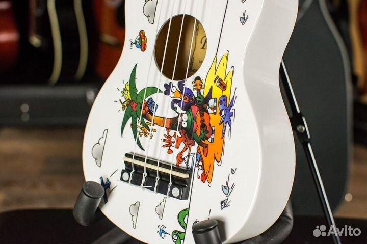 Укулеле с рисунком Belucci + Аксессуары