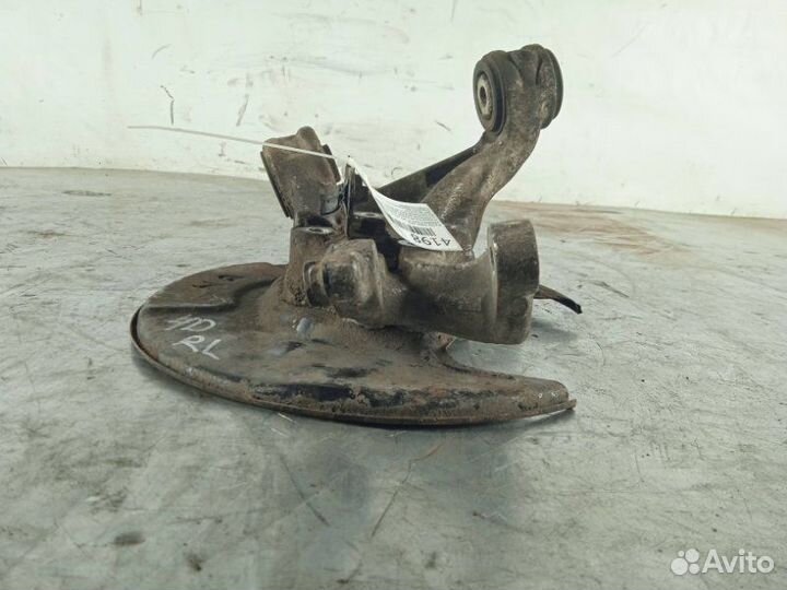 Кулак поворотный задний левый Honda Civic 8 4D