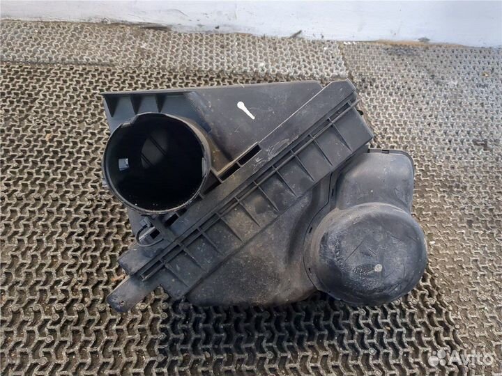 Корпус воздушного фильтра Nissan Pathfinder, 2010