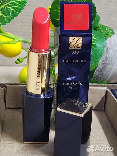 Помада esste lauder