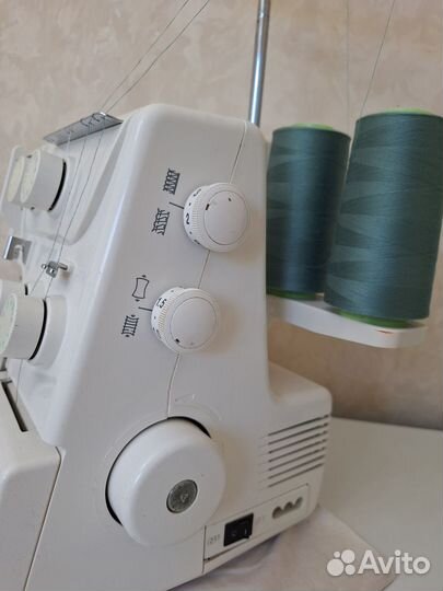 Оверлок janome 210d