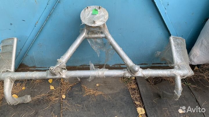 Кронштейн запасного колеса niva