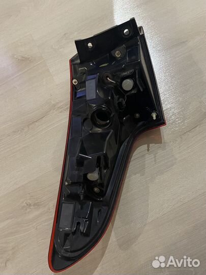 Оригинальный правый фонарь nissan qashqai j11 рест