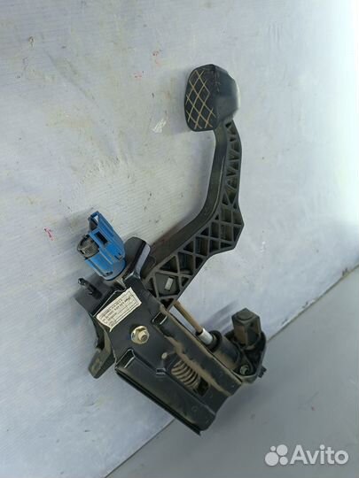 Педаль сцепления Volkswagen Jetta