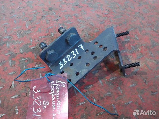 Кронштейн электромагнитного клапана Scania