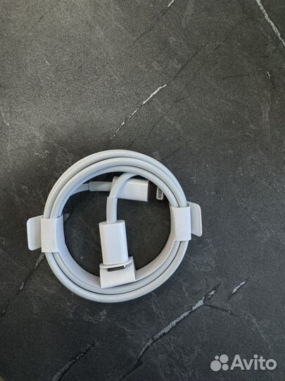 Зарядка на iPhone шнур