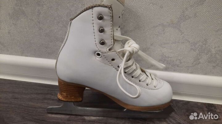 Коньки для фигурного катания