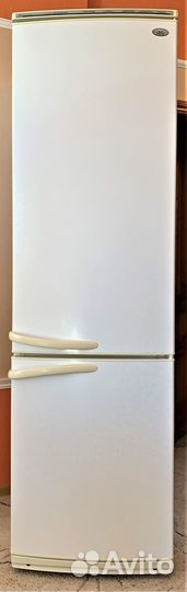 Продается двухкамерный холодильник Атлант