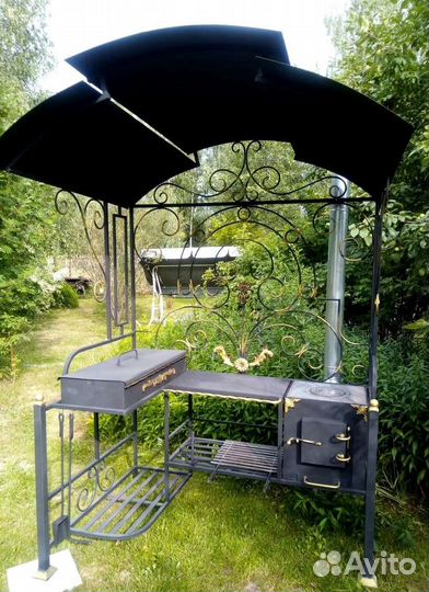 Мангал с крышей
