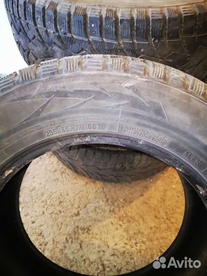 Toyo 310 235/65 R17