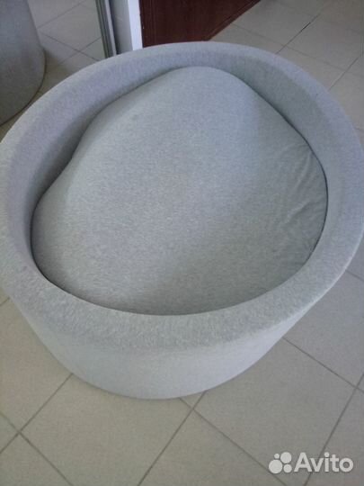 Сухой бассейн с шариками