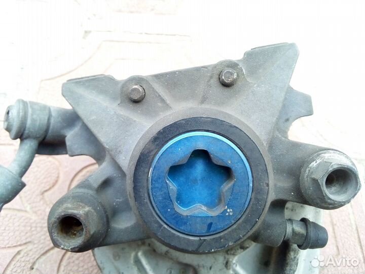 Суппорт заднего тормоза yamaha yzf r1 yzf-r1 yzf r