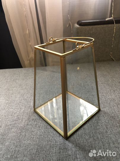 Стеклянный декоративный подсвечник