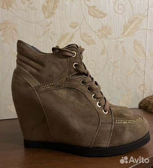 Ботинки женские