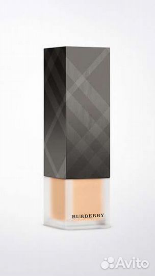 Burberry тональное средство light cool 040