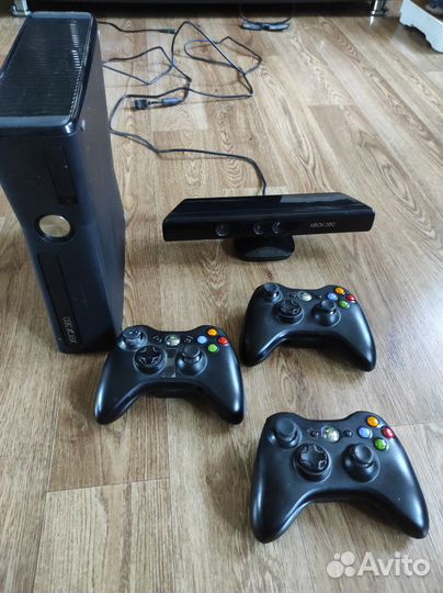 Xbox 360slim+3 геймпадa/кинект подарок